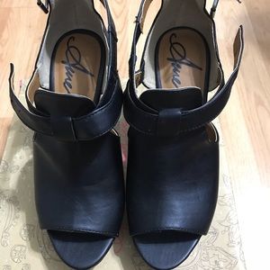 American Rag sandals